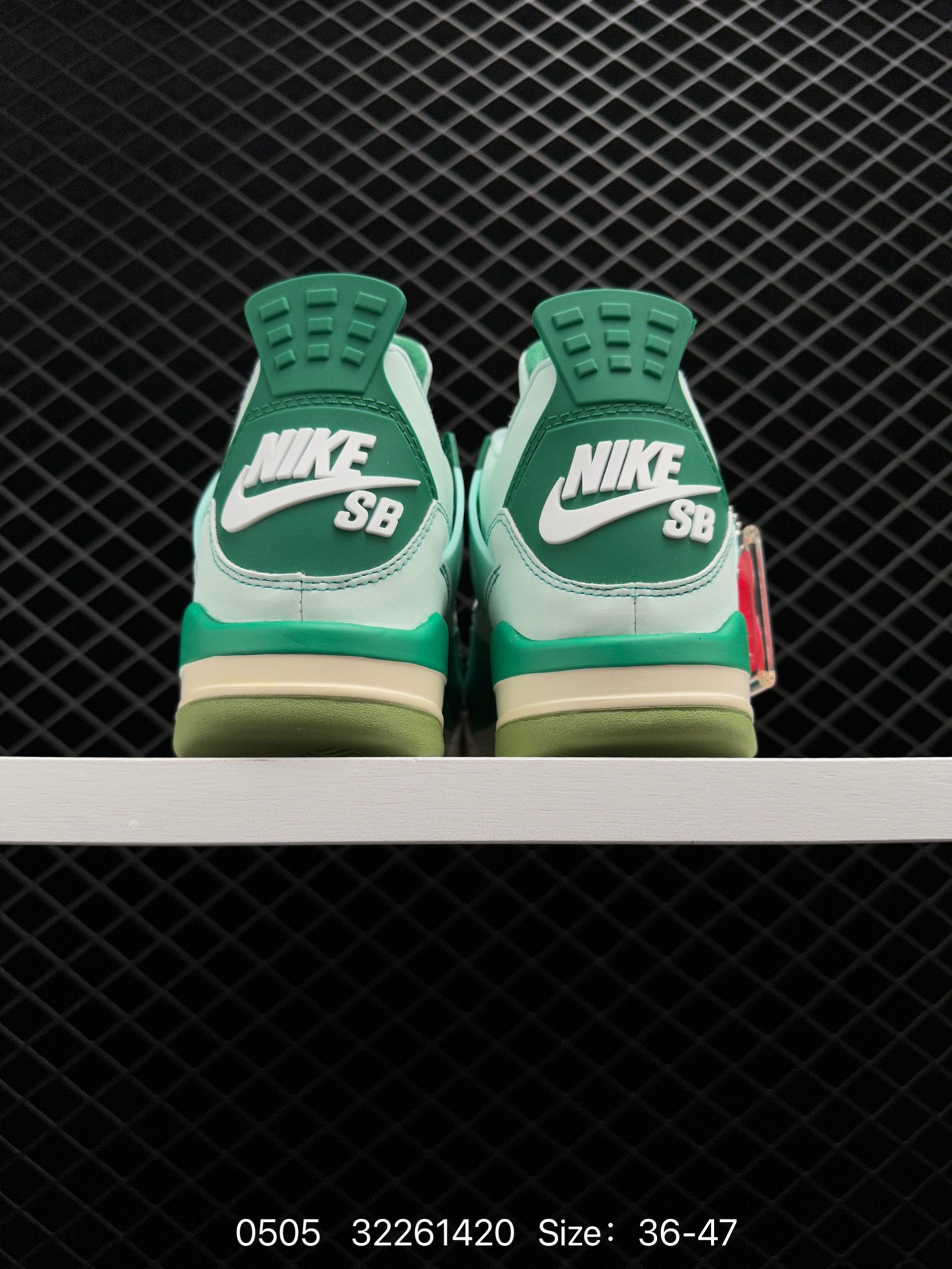 Air Jordan 4 Retro “Fire Red”